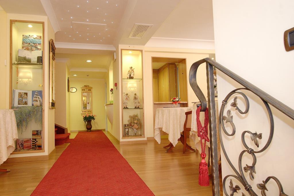 Hotel Кастель-Гандольфо Екстер'єр фото